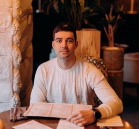 Финансовый аналитик Лев Ефремов о важности опоры на факты при выборе стратегии