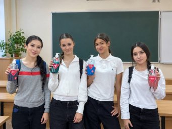 От школьного урока &mdash; к будущей профессии: технологов SINTEC Group тепло встретили в Балабанове